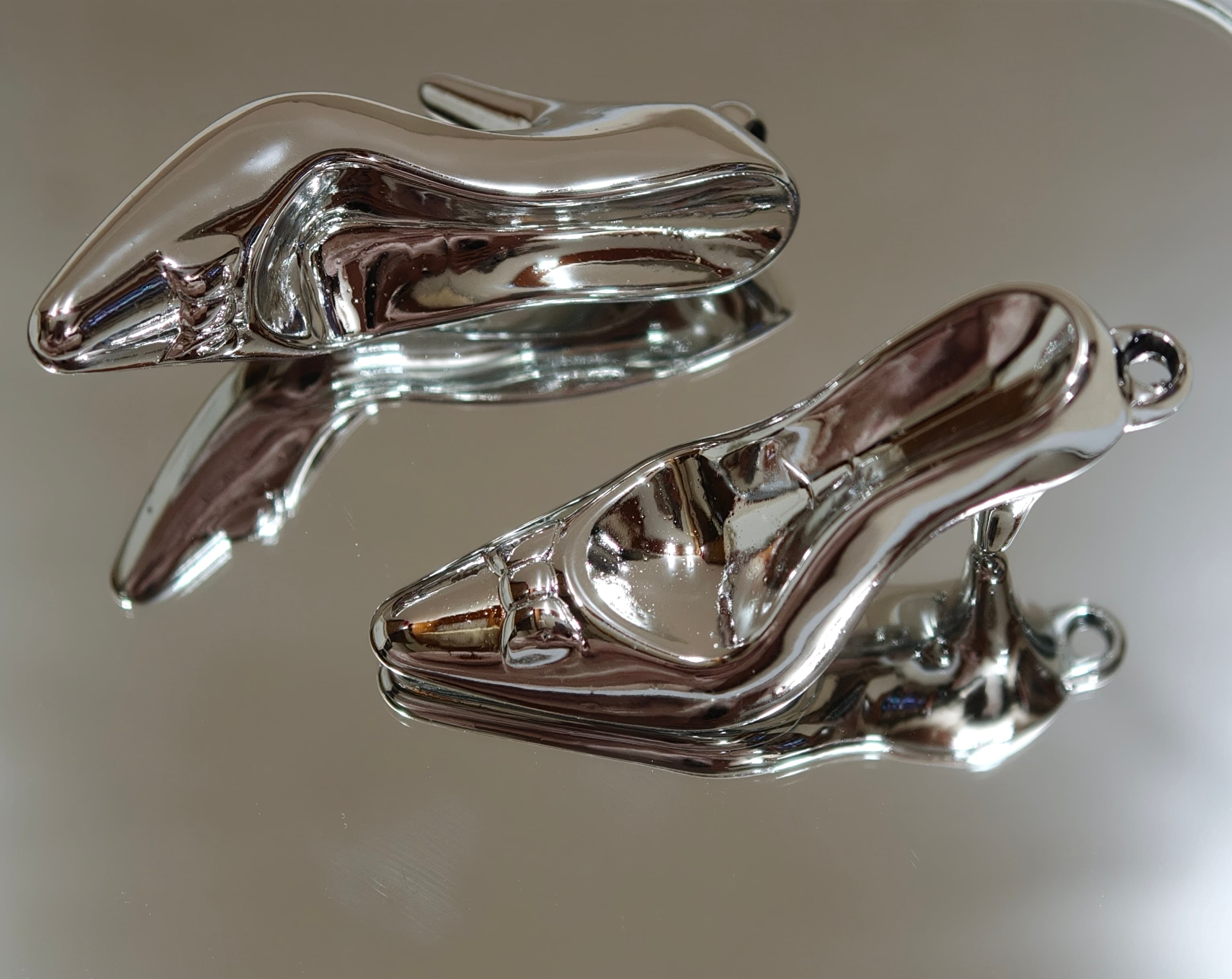 CCB heel pendant 
